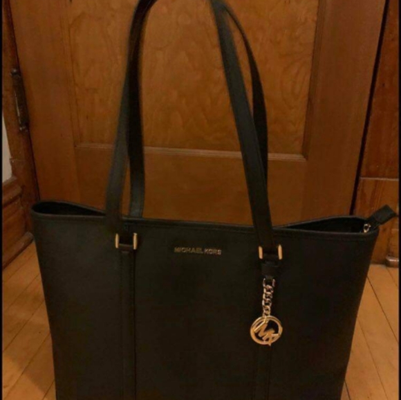 Women Michael Kors Bag - Picture 2 of 3